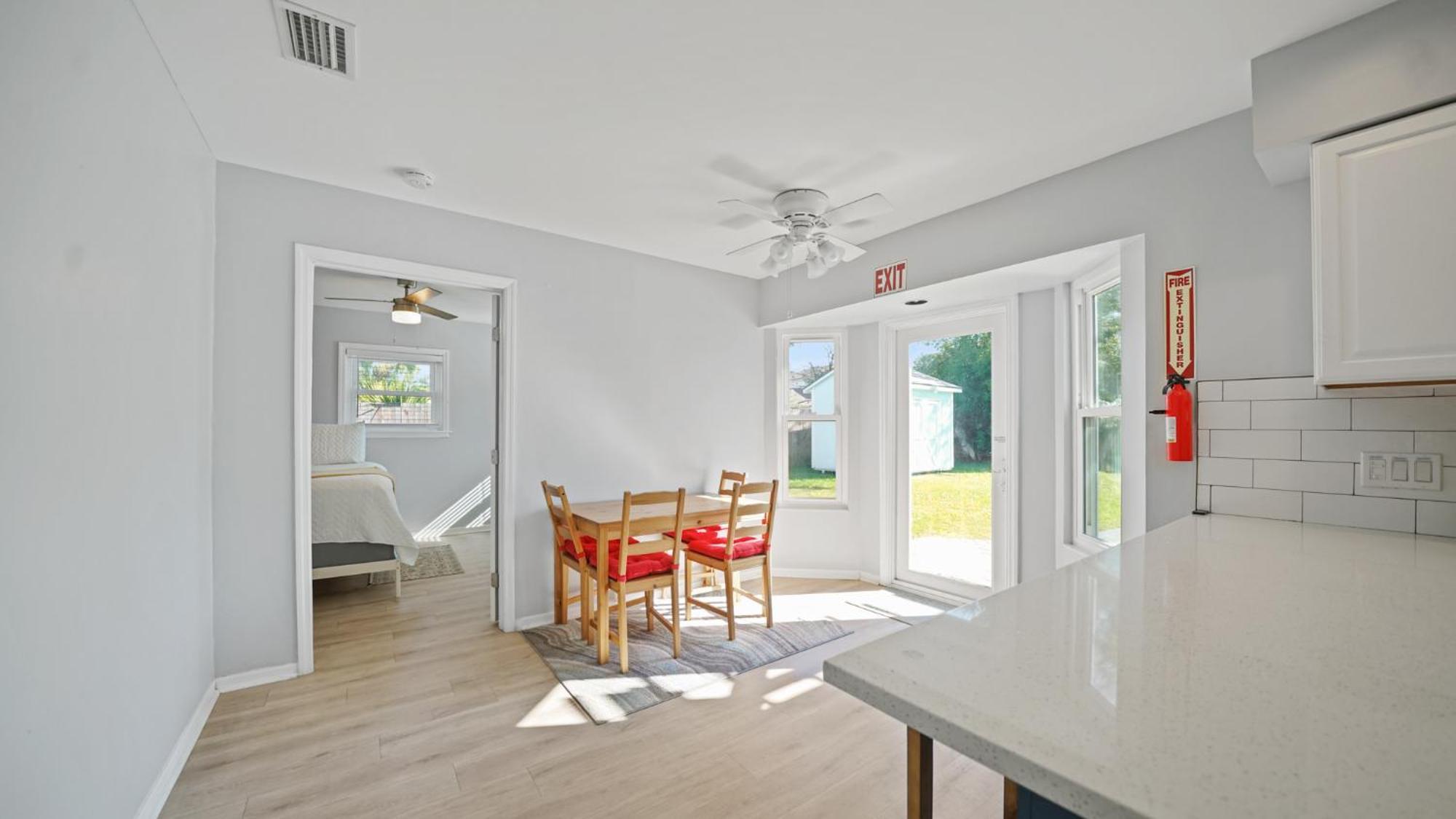 Jacksonville Beach Home - Walk To Beach, Bars & Restaurants - Pet Friendly Exterior photo